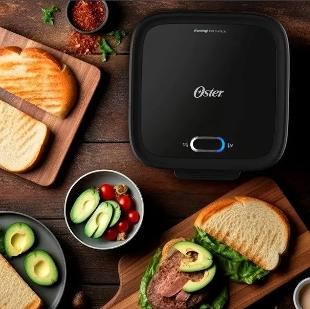 Sandwichera Oster vista frontal cerrada