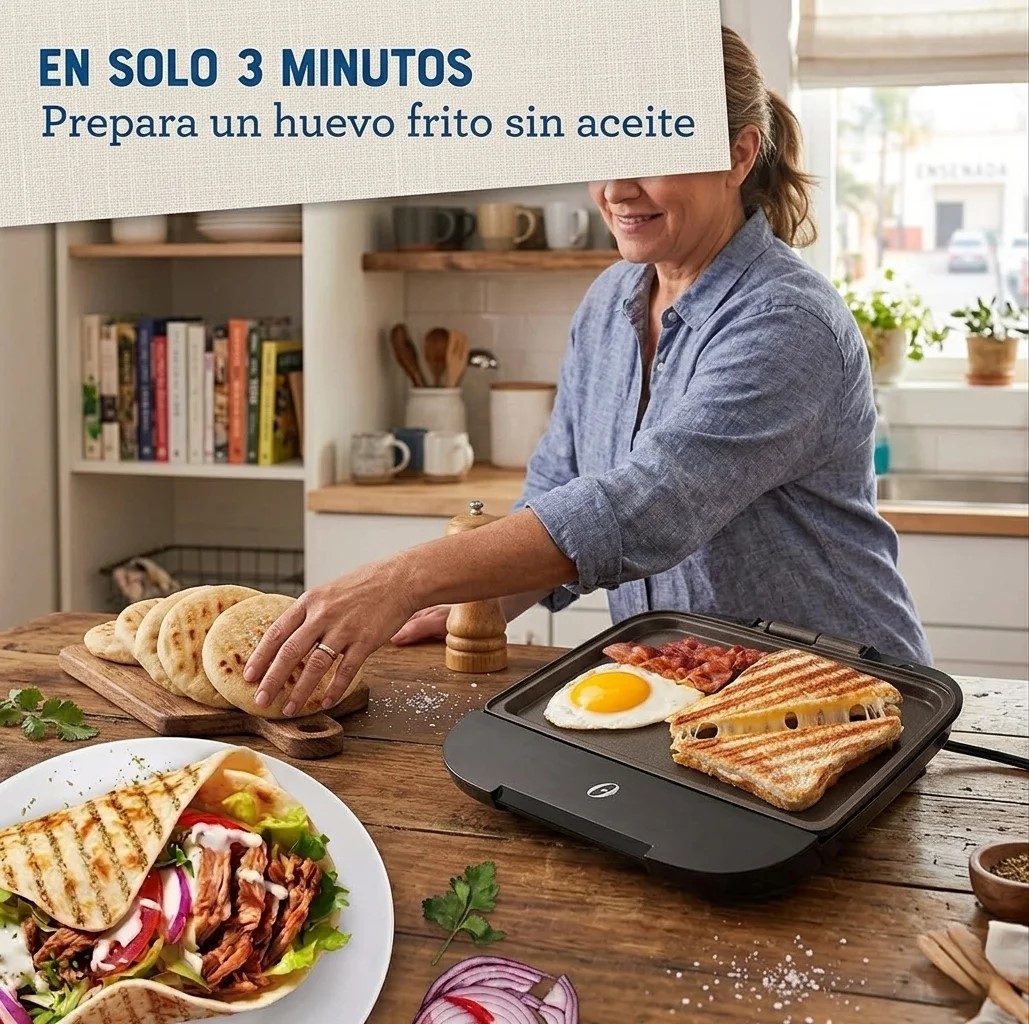 Sandwichera Oster preparando huevos